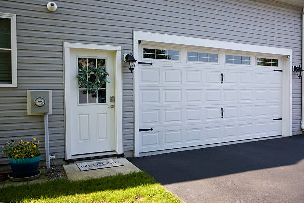 24/7 Emergency Garage Door Panel Replacement experts in Milton, NY